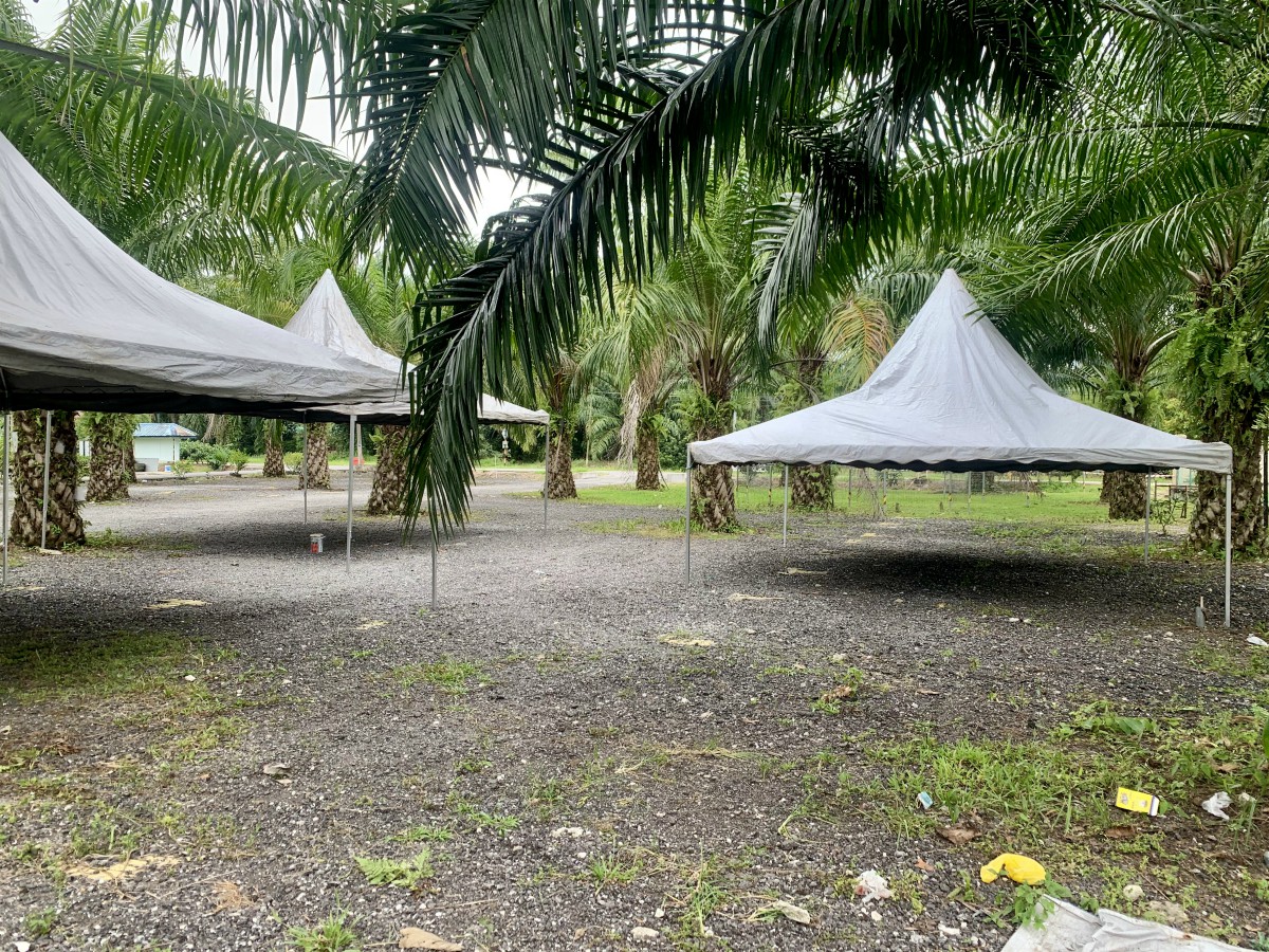 Slaughter tents at Masjid Al Falah at Kampung Jenjarom. 